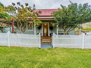Hindmarsh Park Holiday Cottage - South Australia Travel 0