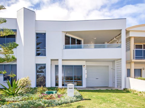 Century 21 SouthCoast: Moana Blue - South Australia Travel 12