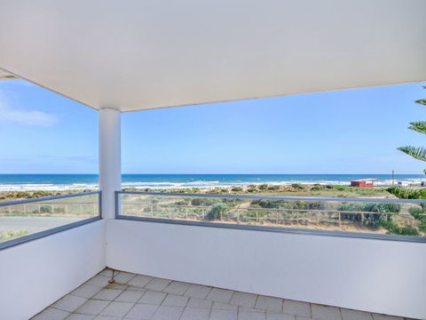 Century 21 SouthCoast: Moana Blue - South Australia Travel 13