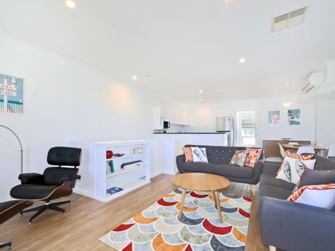 Century 21 SouthCoast: Moana Blue - South Australia Travel 15