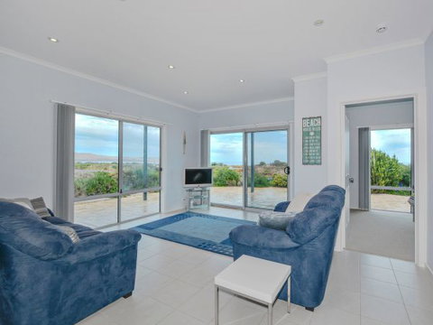 Century 21 SouthCoast: Moana Blue - South Australia Travel 45