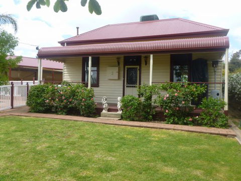 Country Cottages B&B - South Australia Travel 0