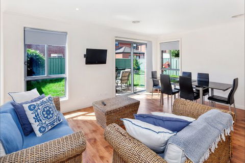 Phoenix House - Ballarat Townhouses - South Australia Travel 3