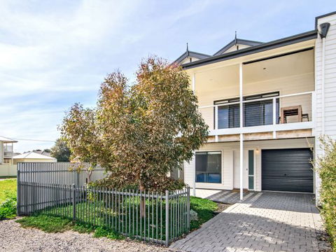 Century 21 SouthCoast: Bayside - South Australia Travel 1