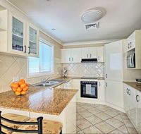 Aqua Leaf Apartment - South Australia Travel