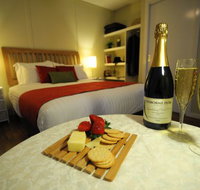 Gisborne Peak Winery  Cottages
