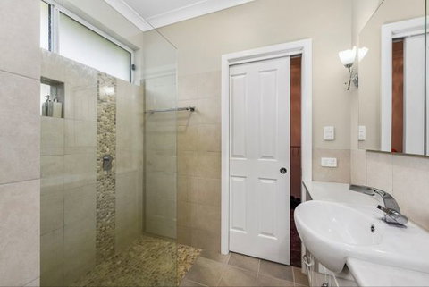 Fensom's Holiday Home - South Australia Travel 13