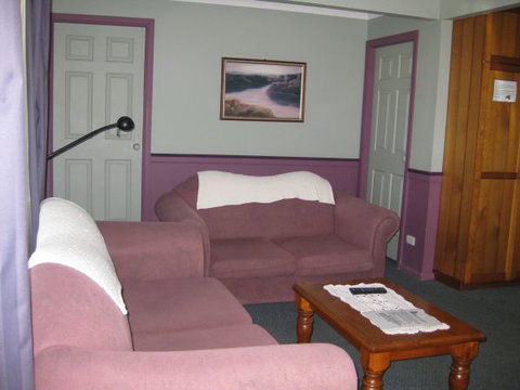 Grantham House  Pet Friendly Holiday Home - South Australia Travel 5