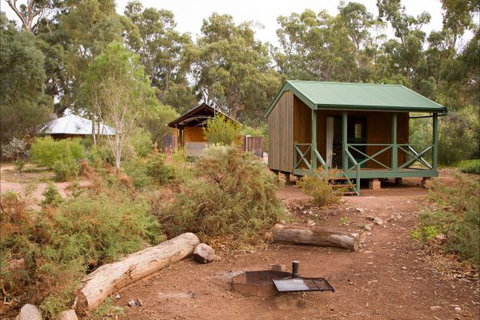 Alligator Lodge - Mount Remarkable National Park - South Australia Travel 0