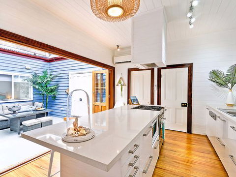 Driftwood Beach House - South Australia Travel 1
