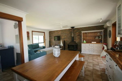LJ Hooker Goolwa Holiday Rentals - 15 Eaton Avenue, Goolwa Beach - South Australia Travel 1