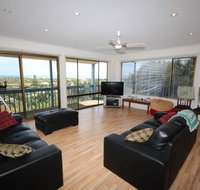 LJ Hooker Goolwa Holiday Rentals - 39 Bradford Road Goolwa Beach - South Australia Travel
