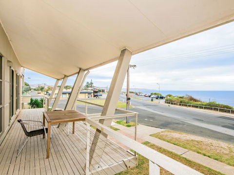 Century 21 SouthCoast: Salt - South Australia Travel 1