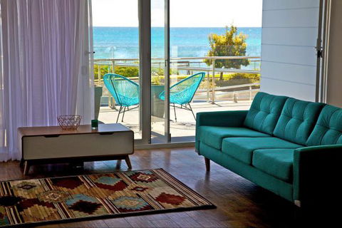 Penguin Beachfront Apartments - South Australia Travel 2