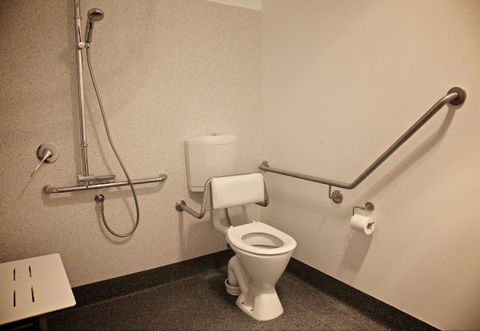 Penguin Beachfront Apartments - South Australia Travel 5