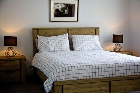 Penguin Beachfront Apartments - South Australia Travel 8