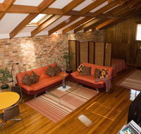 Bet's Bed and Breakfast Studio - South Australia Travel