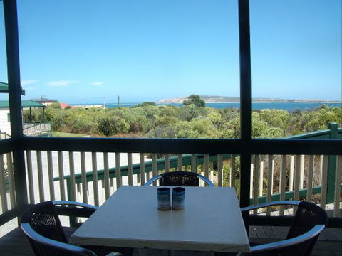 Elliston Waterloo Bay Tourist Park - South Australia Travel 0