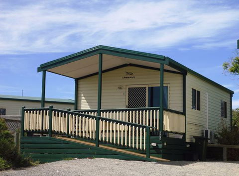 Elliston Waterloo Bay Tourist Park - South Australia Travel 1