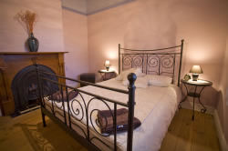 Florennes Heritage Cottage - South Australia Travel 5