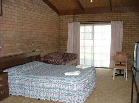 Bakery Park Motor Inn - South Australia Travel 0