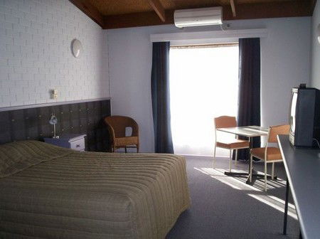 Bakery Park Motor Inn - South Australia Travel 3