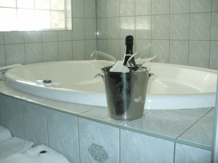 Charles Rasp Motor Inn And Cottages - South Australia Travel 2