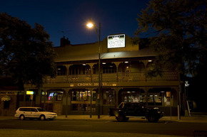The Crown Hotel Motel - South Australia Travel 1
