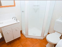 Montgomery's Private Hotel  YHA - South Australia Travel