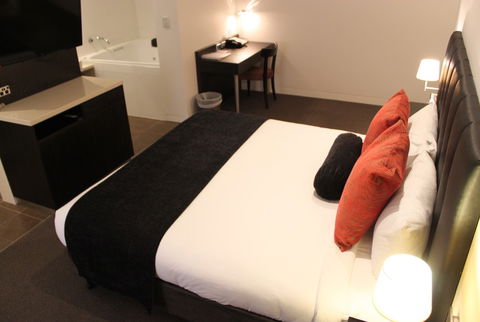 Wyndham The Outram Hotel Perth - South Australia Travel 3