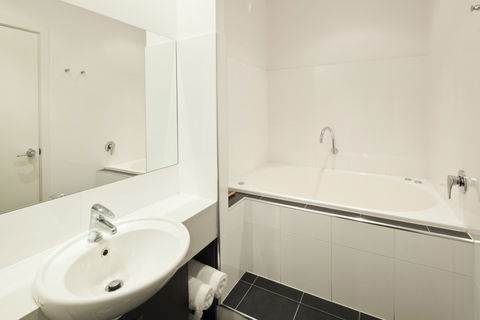 BEST WESTERN PLUS Ballarat Suites - South Australia Travel 4