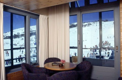 Perisher Valley Hotel - South Australia Travel 4