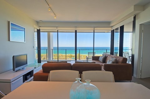Ultra Broadbeach - South Australia Travel 3