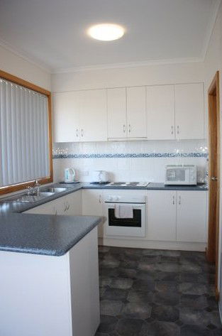 Robe Dolphin Court Apartments - South Australia Travel 1