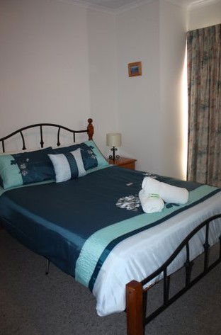Robe Dolphin Court Apartments - South Australia Travel 2
