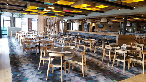 Highlander Hotel Bar Kitchen Rooftop - South Australia Travel 6