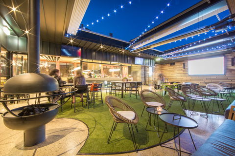 Highlander Hotel Bar Kitchen Rooftop - South Australia Travel 7