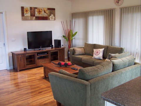 High Peaks Cottages - South Australia Travel 5