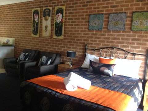 Top Of The Town Motor Inn Yackandandah - South Australia Travel 2