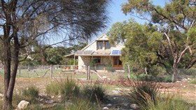 Broken Gum Country Retreat - South Australia Travel 0
