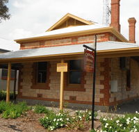 Clydesdale Cottage Bed  Breakfast - South Australia Travel