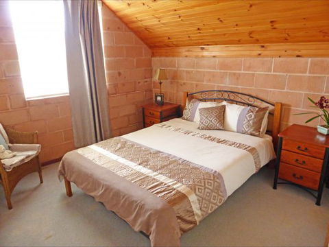 Oriental At Orient Point - South Australia Travel 9