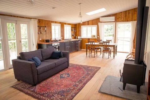 Sandalwood Shearing Shed - South Australia Travel 8