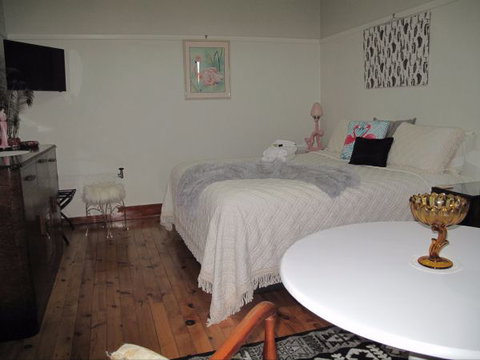 B&B Wodonga - Art Deco Accommodation - South Australia Travel 2
