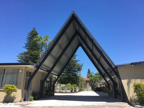 Belmont Palms Motel - South Australia Travel 0