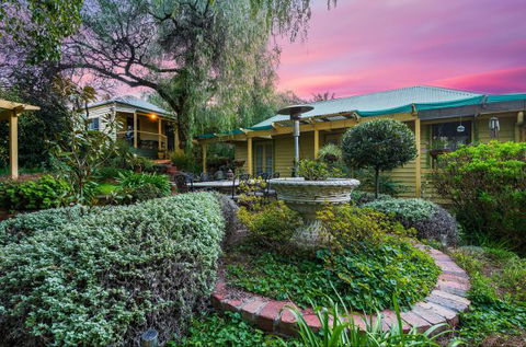 Bendigo Cottages Bed And Breakfast - South Australia Travel 0
