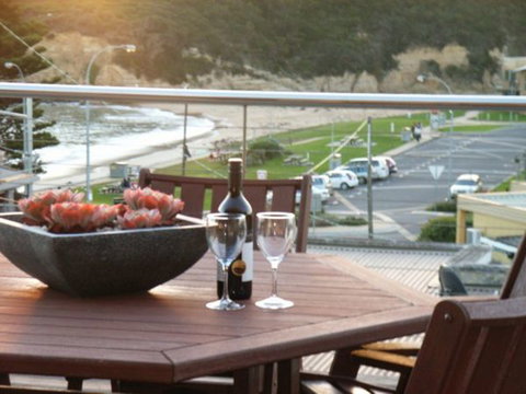 C-Deck Beach House Apartment - South Australia Travel 6