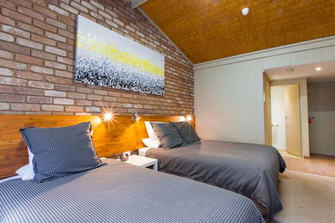 Farnham Court Motel - South Australia Travel 3