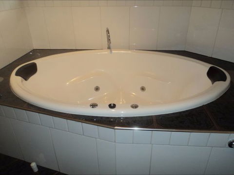 Hahndorf Motel - South Australia Travel 3