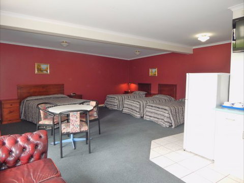 Jacksons Motor Inn - South Australia Travel 5